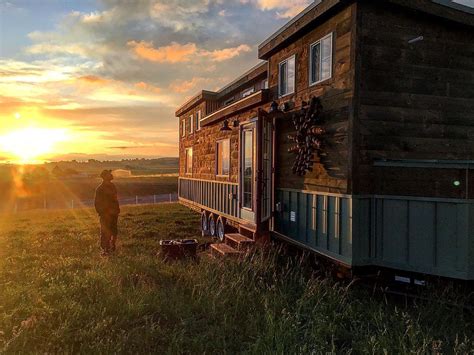 Inside the Mind of Zack Giffin: The Tiny House Nation。